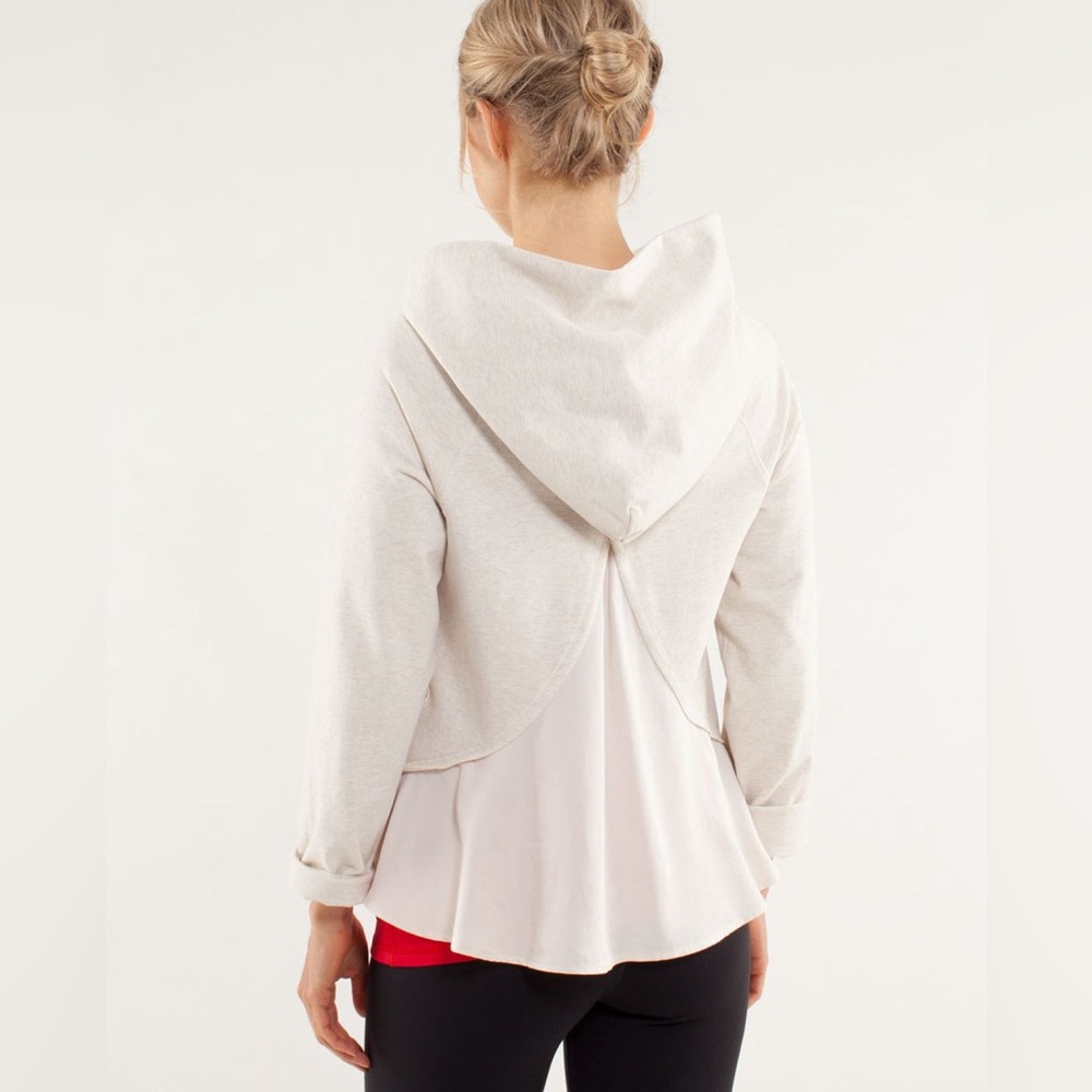 Lululemon Pull Me Over Hoodie
Heathered Polar Cream / Polar Cream